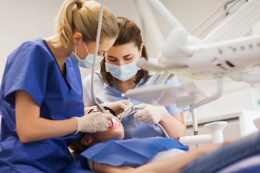 Главные отличия зубного врача от стоматолога